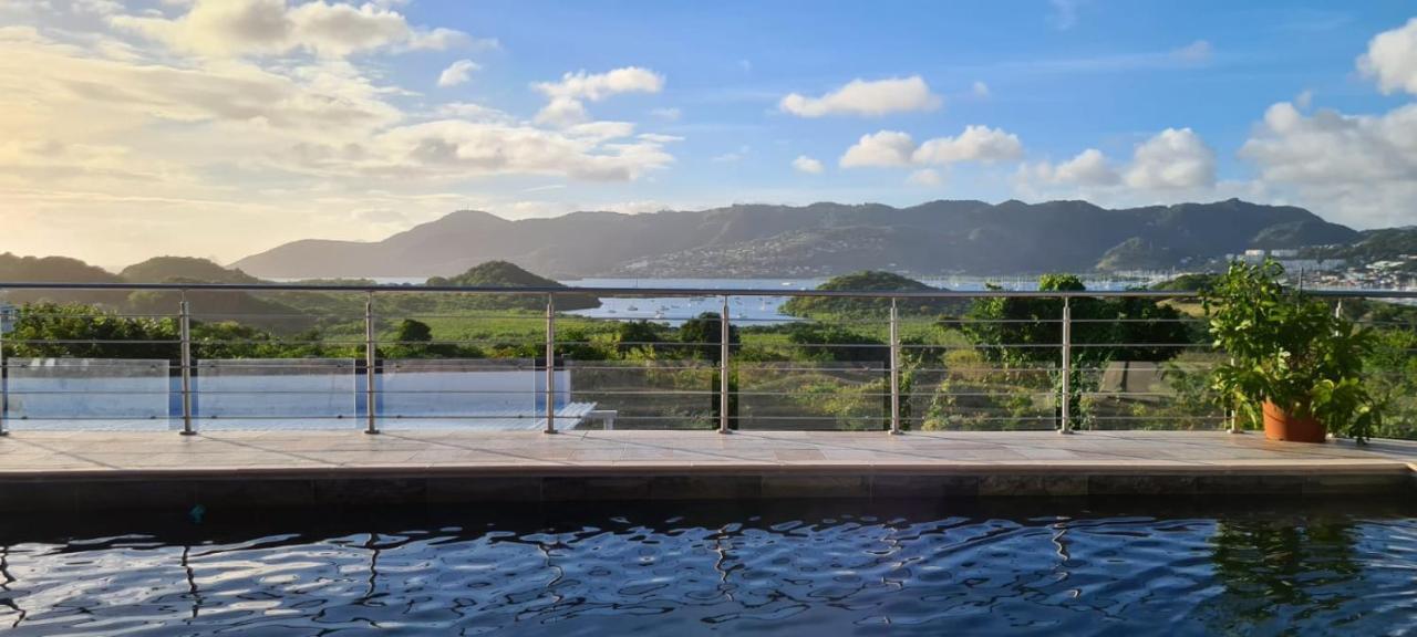Bas De Villa Piscine Petit Versailles Sainte Anne Esterno foto
