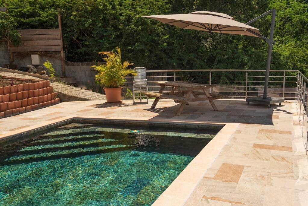 Bas De Villa Piscine Petit Versailles Sainte Anne Esterno foto
